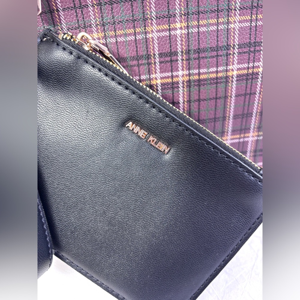 Anne Klein Women’s Zipper Wristlet. Brown/Gold. - Picture 6 of 10